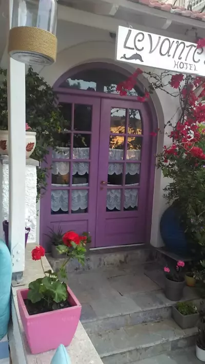 Levantes Hotel - Patitiri