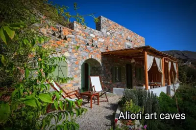 Aliori art caves - Aegiali