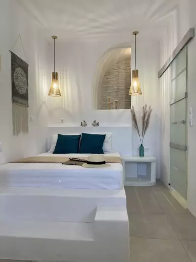 Marina's Deluxe - Pera Gyalos