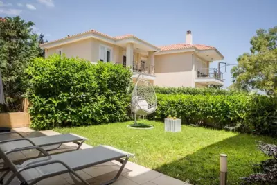 Meliti Waterfront Suites - Karavomylos