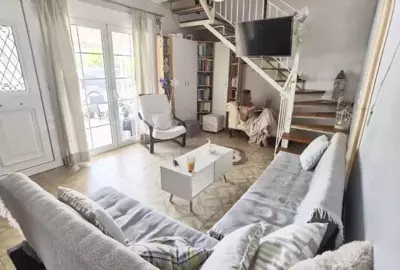 Julia's Home - Karavomylos