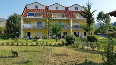 Albouro Seafront Apartments - Katelios