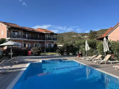 Peristera Apartments - Katelios