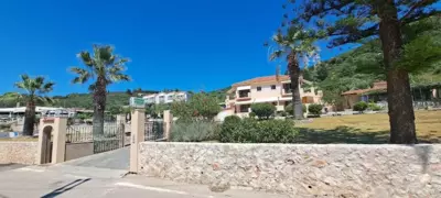 Emma's Studios - Lassi