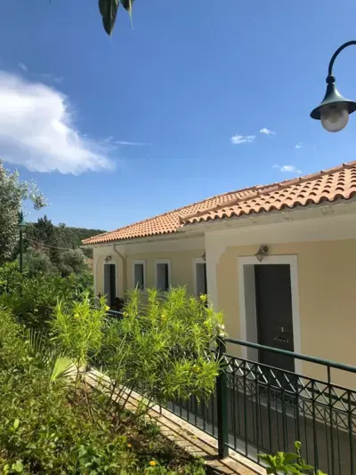 Miloni Studios - Lourdata