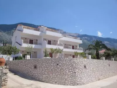 Ocean Front Studios 77 - Lourdata