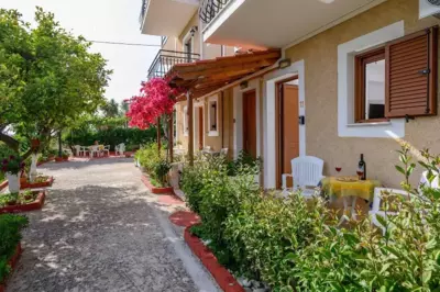 BUENA VISTA studios - Lourdata