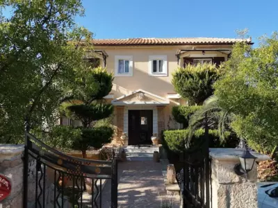 Christoforos Apartments - Lourdata