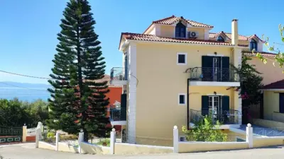 Naftilos Studios - Lourdata