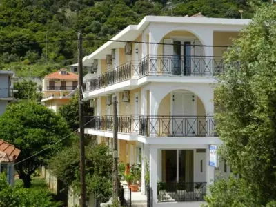 ARISTON APARTMENTS - Poros