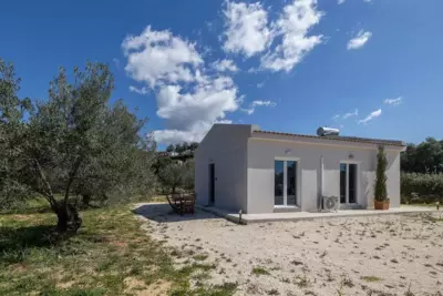 Manos House - Elegant Modern Escape - Svoronata