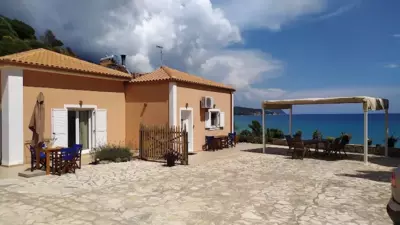 NIKOS & SPIROS - Trapezaki