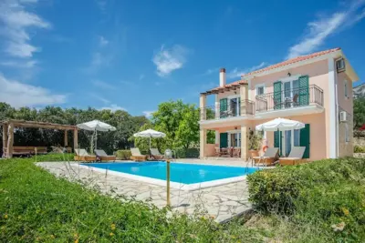 House with Garden near the Sea - Agia Effimia