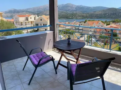 Colourful apartments (Red passion) - Argostoli