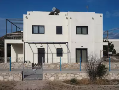 Melissinos Beachfront Apartments - Komi