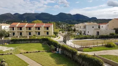 Hyacinthus-Cressida Seaside Apartments - Acharavi