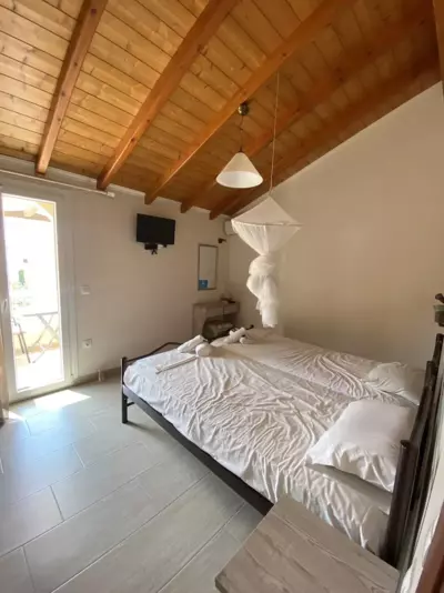 Athina studios and apartments - Agios Georgios Pagon