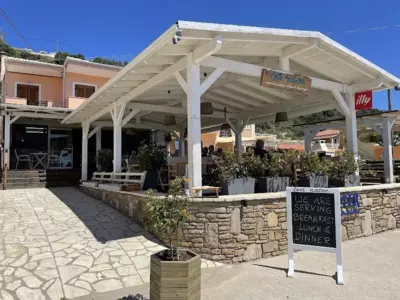 Houmis Apts & Studios - Agios Georgios Pagon