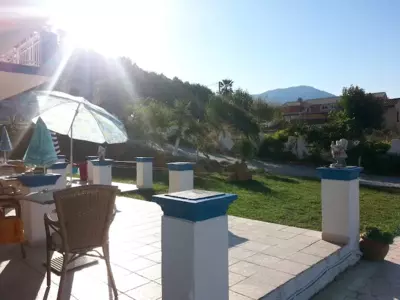 Akis Villa Studios & Apartment with Pool by Hotelius - Agios Georgios Pagon