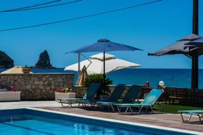 Fanis seafront apartments - Agios Gordios