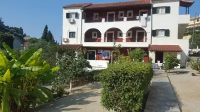 Vicky's Apartments - Agios Gordios