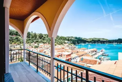 Litsa's Central Apartments - Agios Rokkos