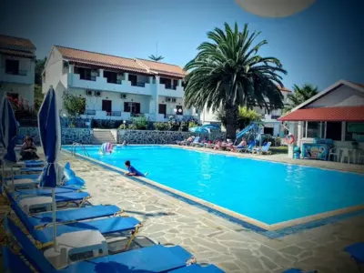 Tria Adelphia - Arillas Agiou Georgiou