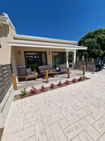 Phos Elegant Residences by Konnect, 400m to the beach - Dassia