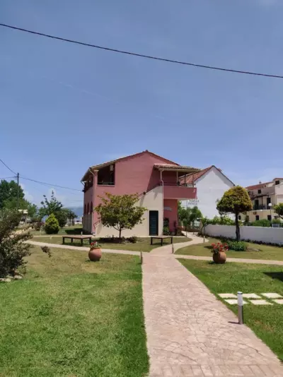 Biscoutsis Apartments & Studios - Kavos