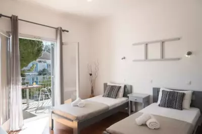 Three Seasons - Kavos