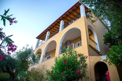 Amalia Complex - Nissaki