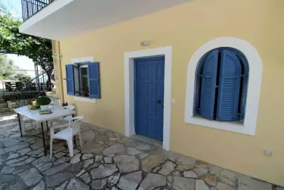 Kaminaki Beachfront Apartments - Nissaki