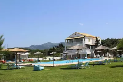 S&C Kosmos Beach Resort - Roda