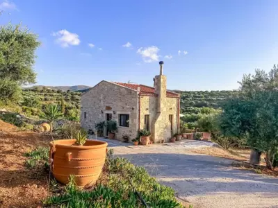 OLIVE LAND - ΓΗ ΤΗΣ ΕΛΙΑΣ / STONE VILLA. - Gouves