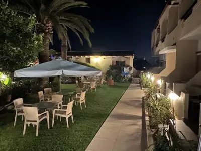 Nikolas Suites - Kato Daratso