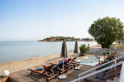 Domus Aqua - Kato Daratso