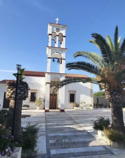 Agarathos Traditional Rooms - Pool - Kaliviani -On the road to Balos - Kissamos