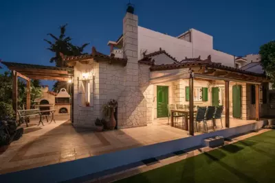 Seaside Gem near Heraklion, Villa Maro's Getaway - Kokkini Khanion