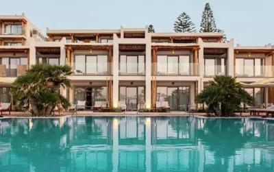 Mitsis Rinela - Kokkini Khanion