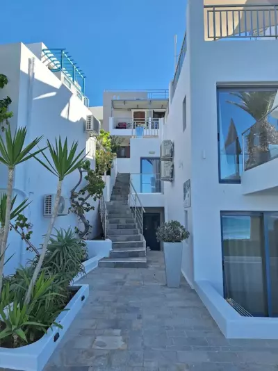 White Pearl - Makris Gialos