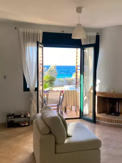 FLUO Seaside Apartment - Vathi