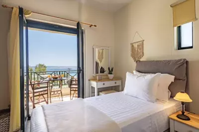 Terra Calma Residence - Karistos