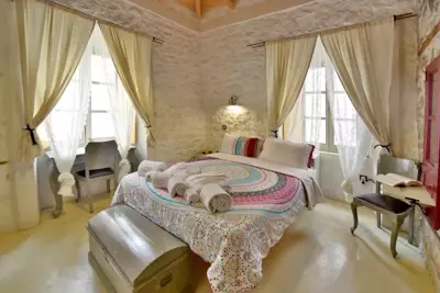 Mastoris Mansion - Hydra