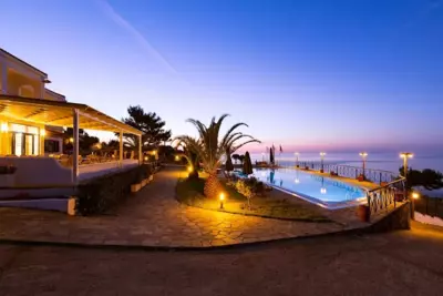 Karras Star Hotel - Evdilos