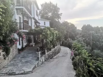 Το Μπαλκόνι της Ξανθής - Evdilos