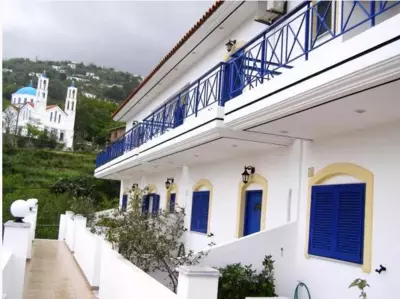 Despina Studios 4 beds with loft and kitchenette # 8 - Raches