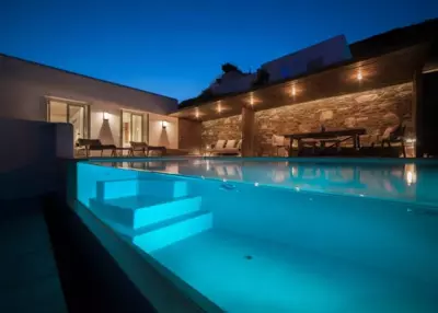 Hide Out Villas - Ios