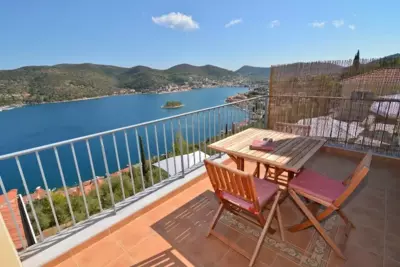 Odysseion Apartments - Vathi