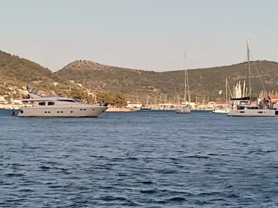 Levantes Houses - Vathi