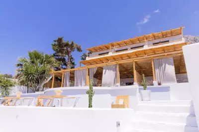 SPONGIA HOTEL SUITES & Spa - Mirteai